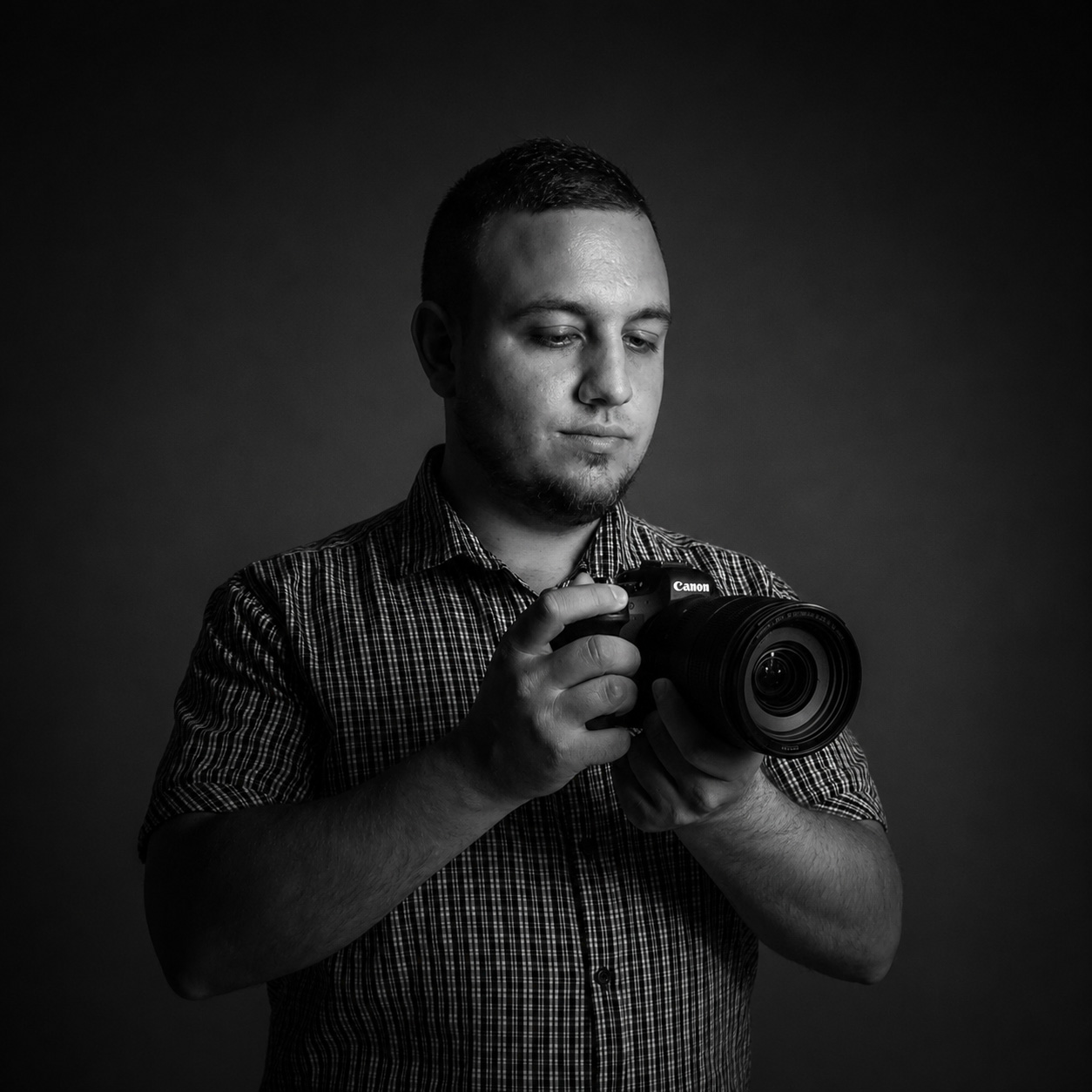 Fotograf pregătit pentru o colaborare foto